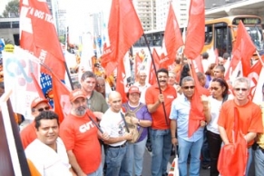 Dirigentes do Sindicato dos químicos e plásticos de São Paulo e região marcam presença na marcha contra a crise